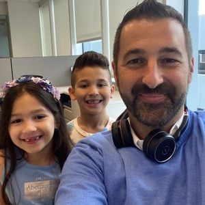 Meet your Posher, Uri